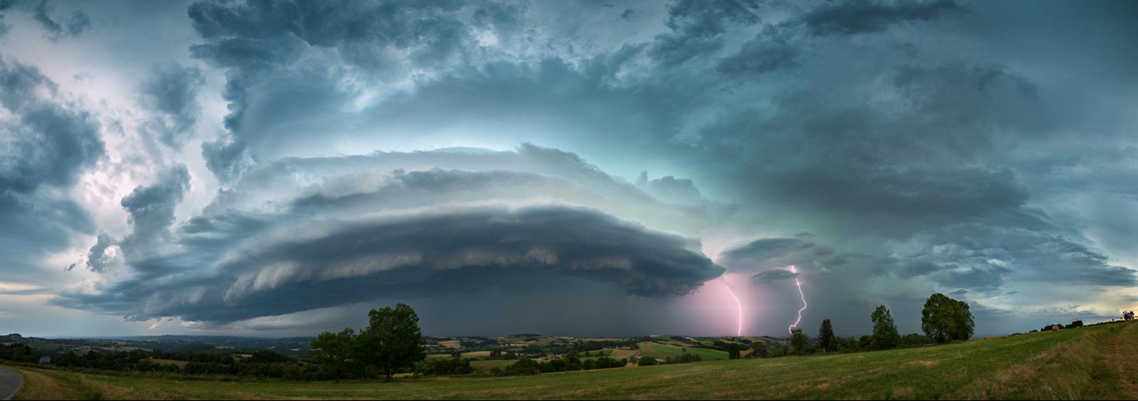 Arcus et eclairs