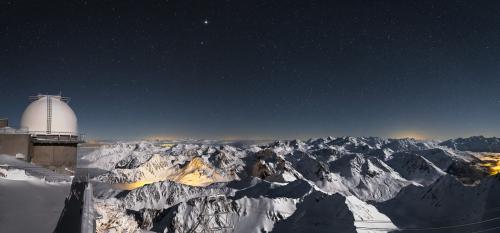 Clair de lune sur les cimes