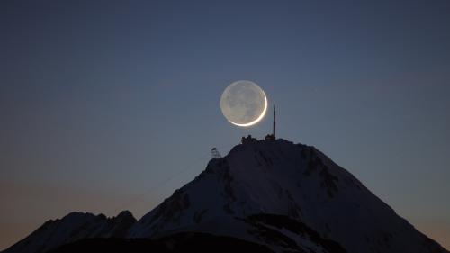 Le Pic et le croissant de lune